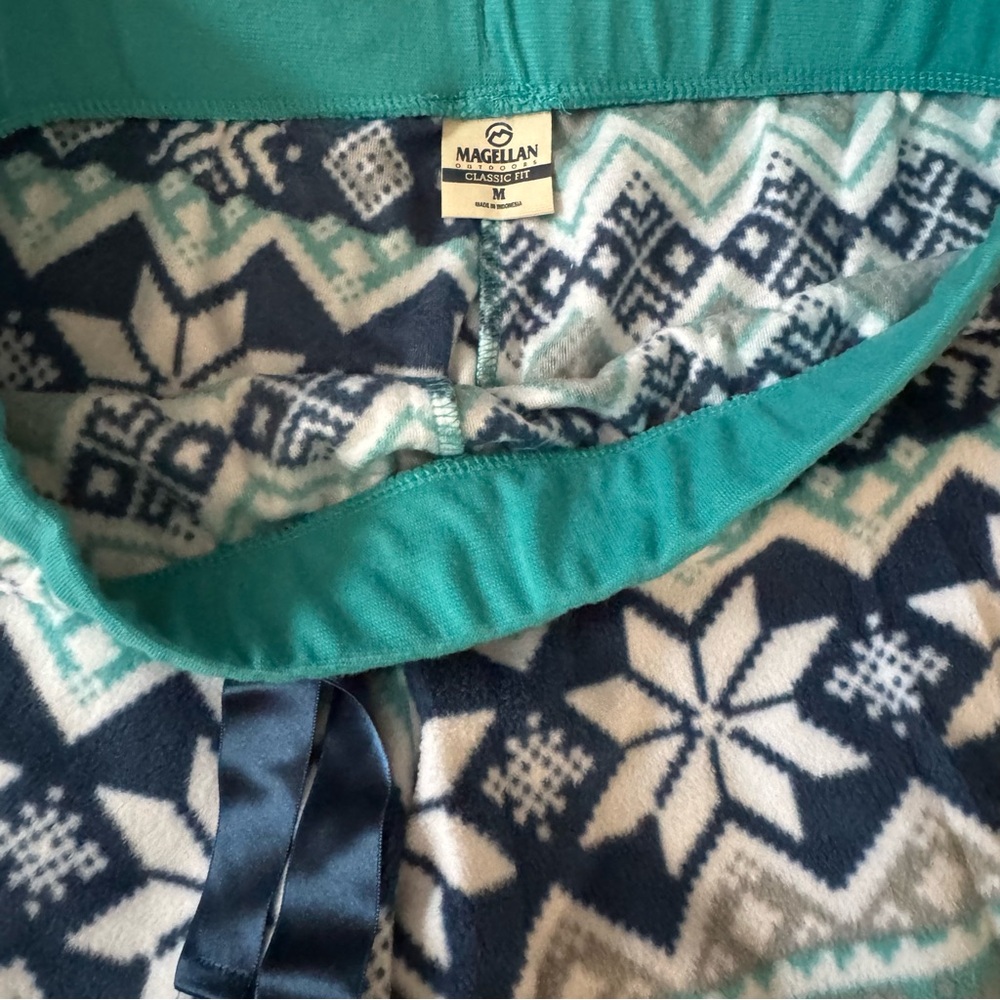 Patterned Pajama bundle - Picture 6 of 7